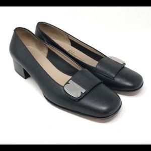 Salvatore ferragamo Sz 7 Black block heel pumps